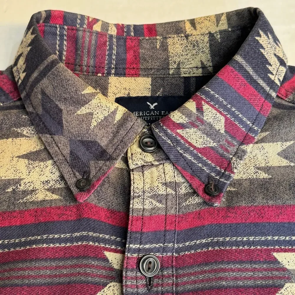 American Eagle Outfitters Button Down Classic Fit Shirt Men M Red Gray Tribal